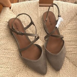 Brand new! Never worn pair of tan flats